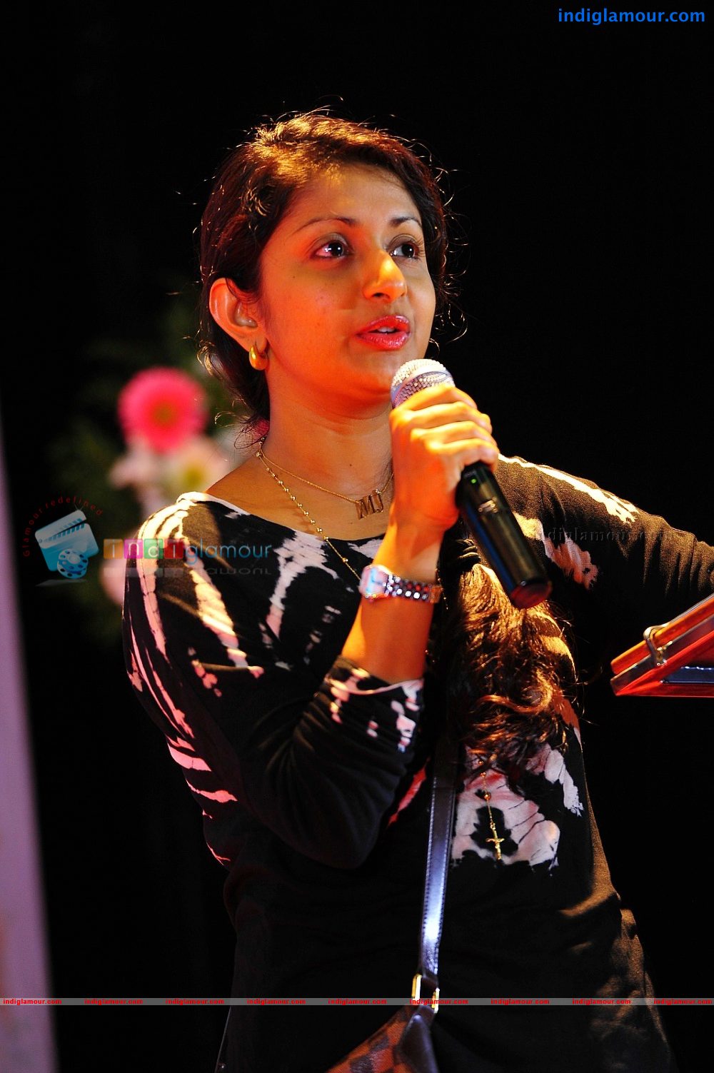 Meera Jasmine Actress hd photo
