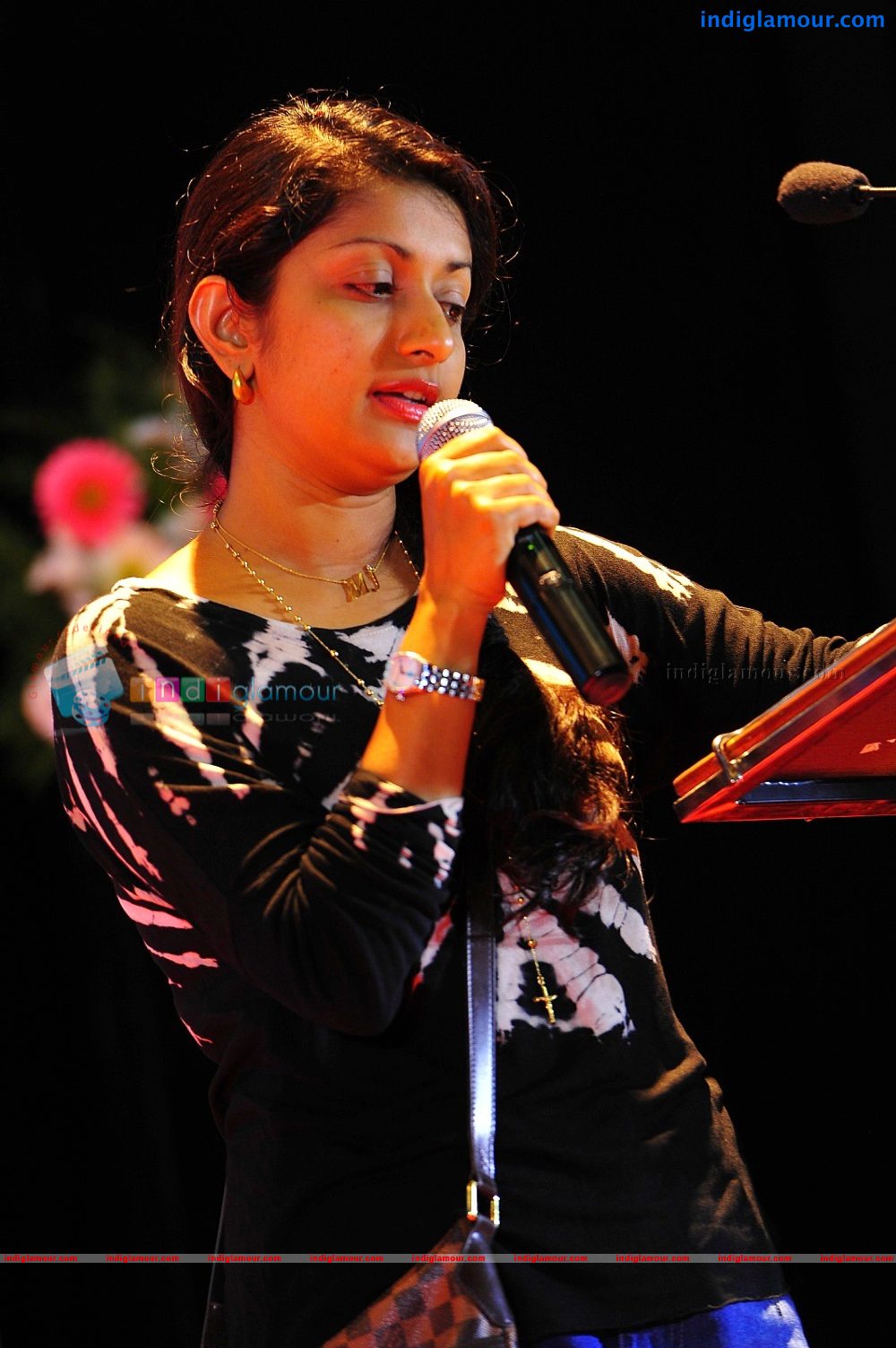 Meera Jasmine Actress hd photo