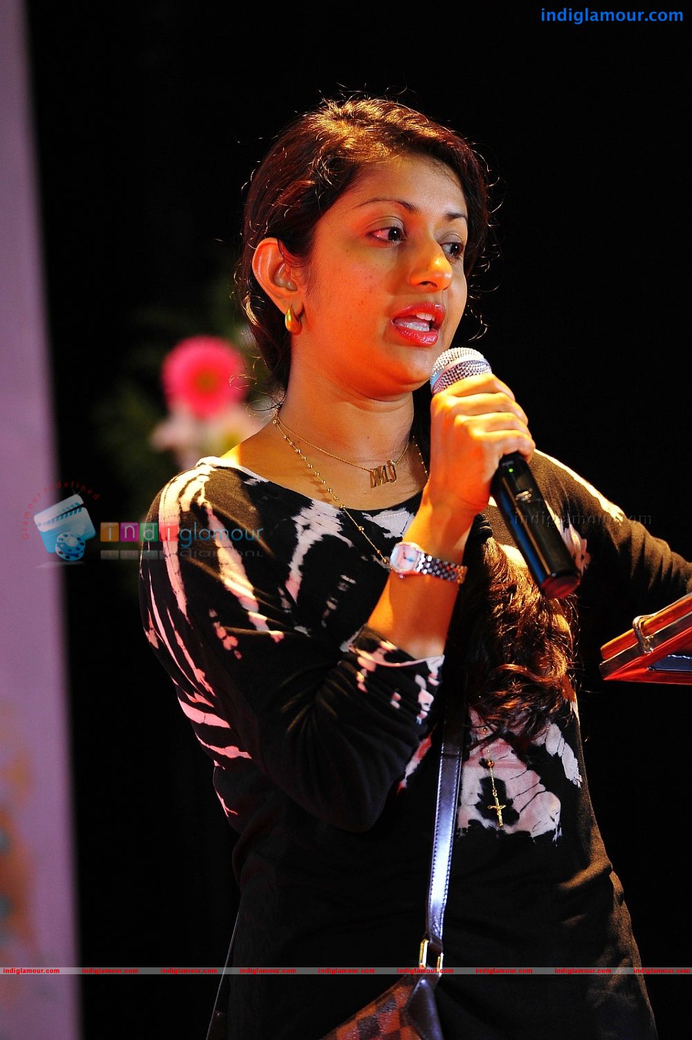 Meera Jasmine Actress hd photo