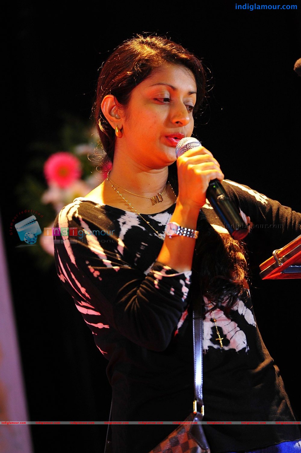 Meera Jasmine Actress hd photo