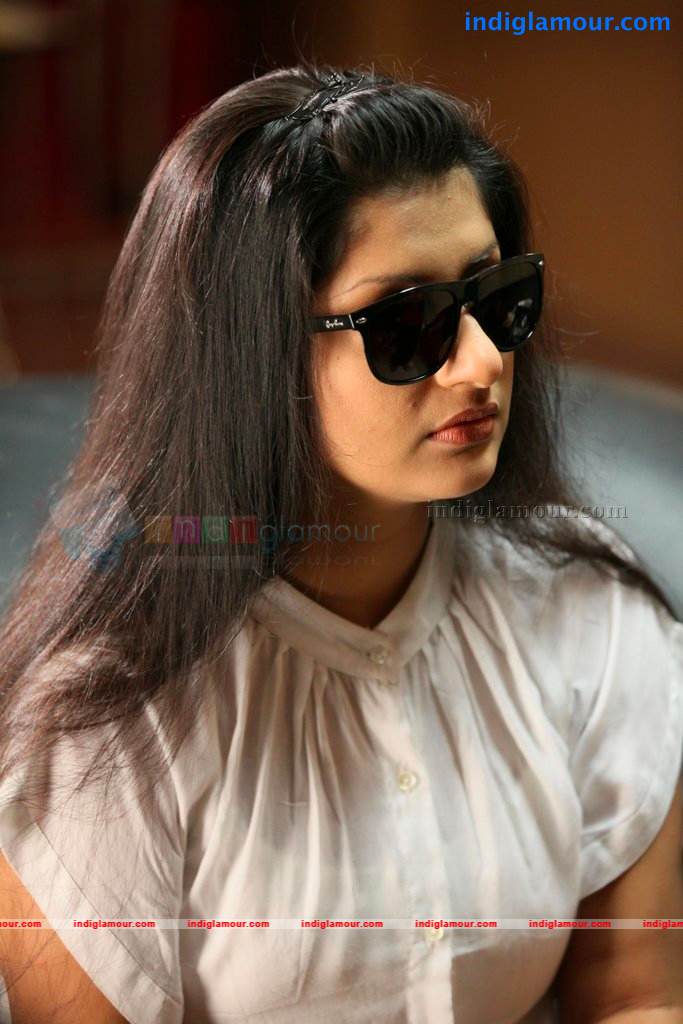 Meera Jasmine Actress hd photo