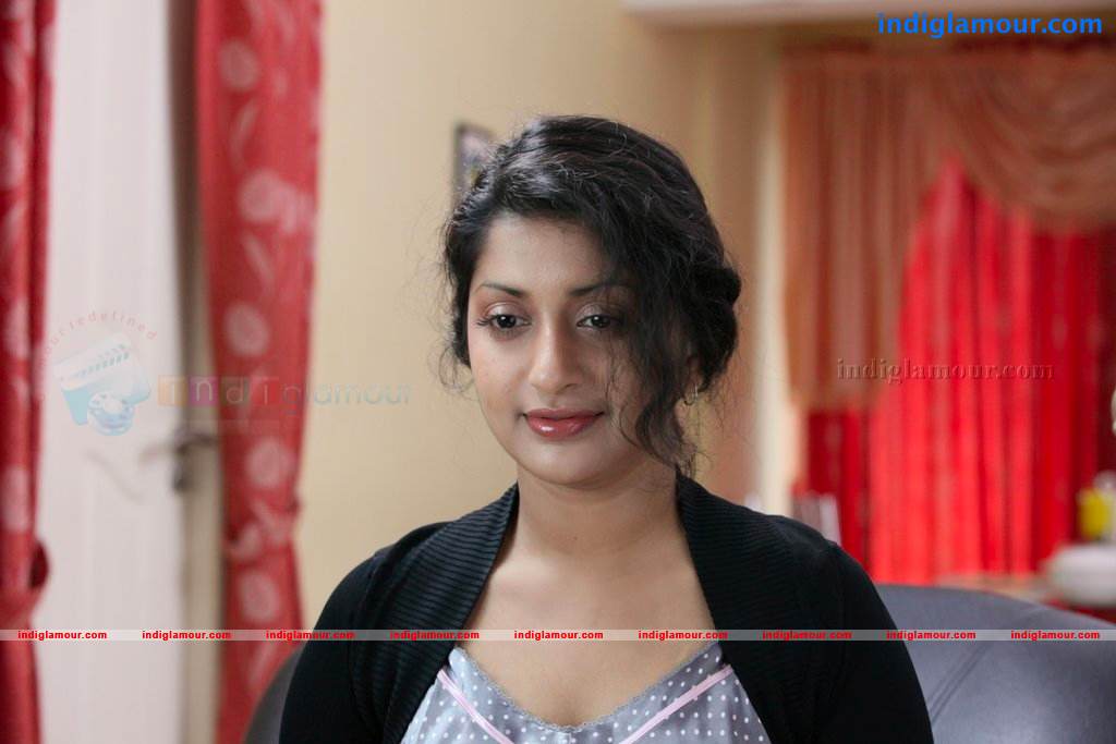 Meera Jasmine Actress hd photo
