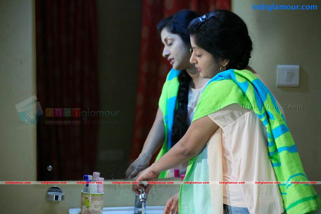 Meera Jasmine Actress hd photo