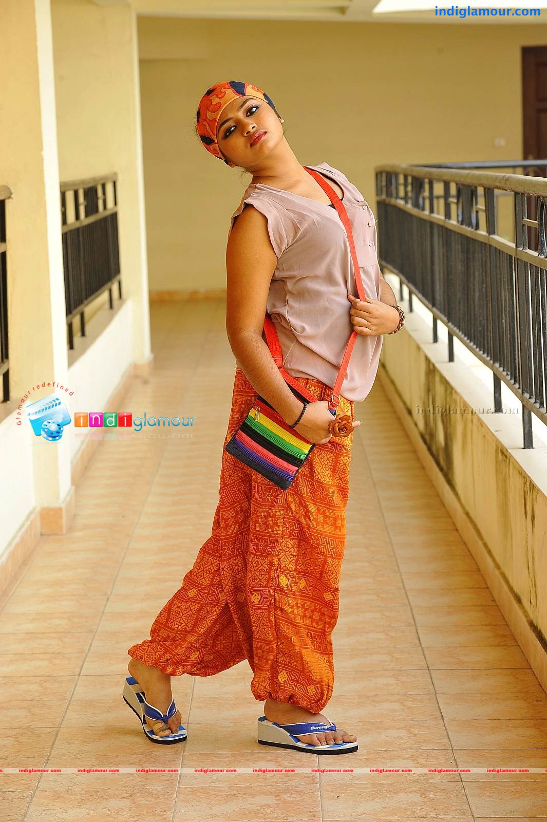 Shaalin Actress hd photo