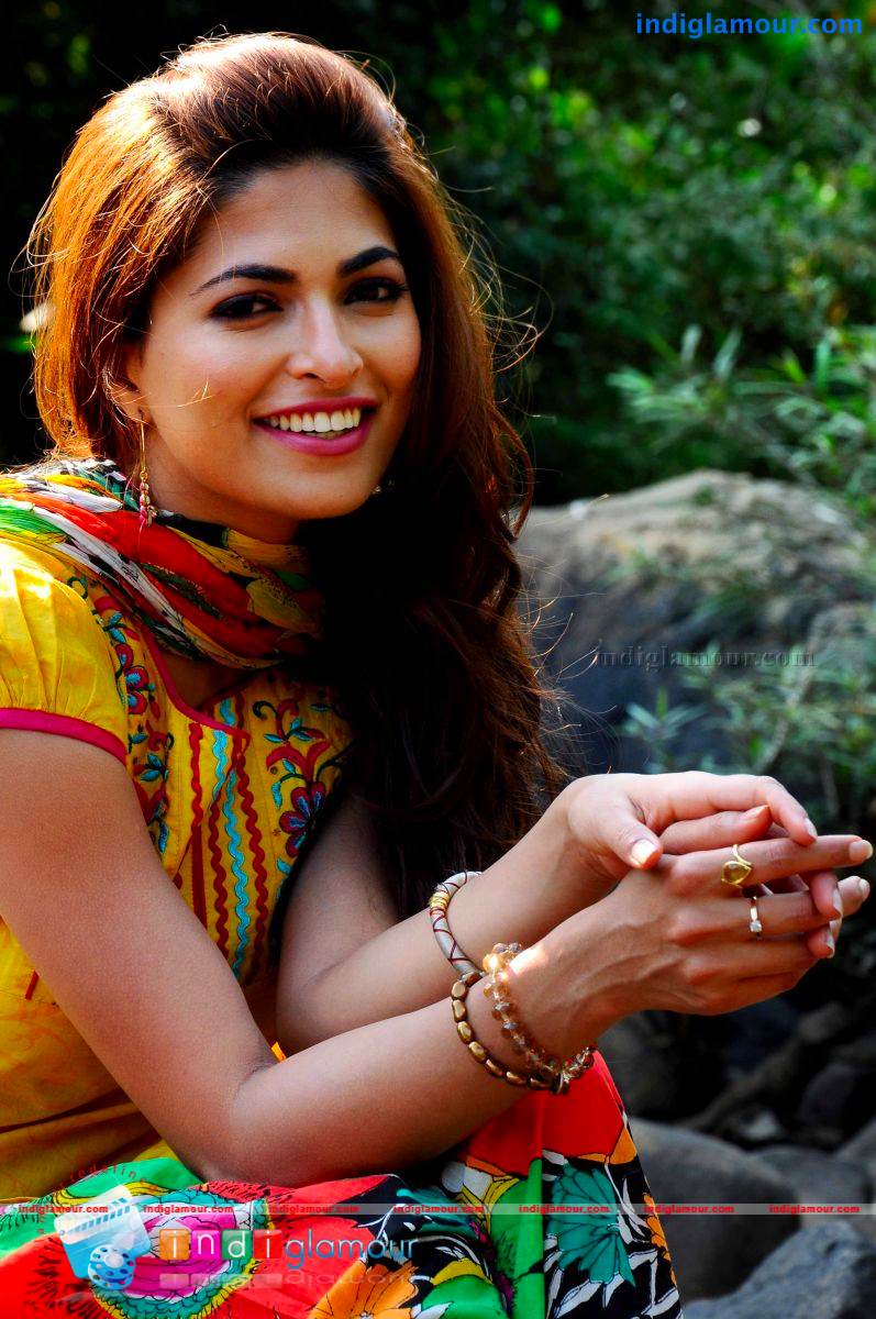 Parvathy Omanakuttan Actress hd photo