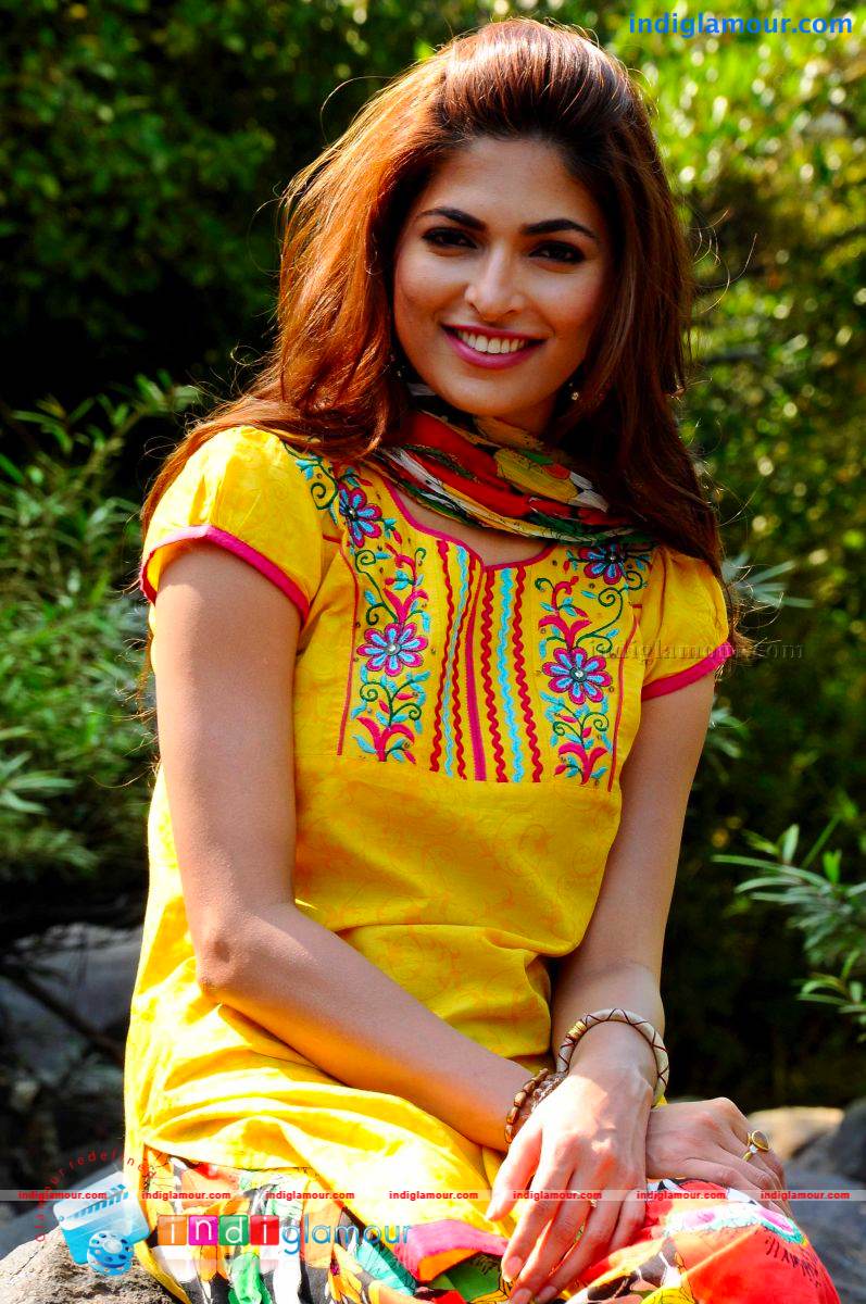 Parvathy Omanakuttan Actress hd photo