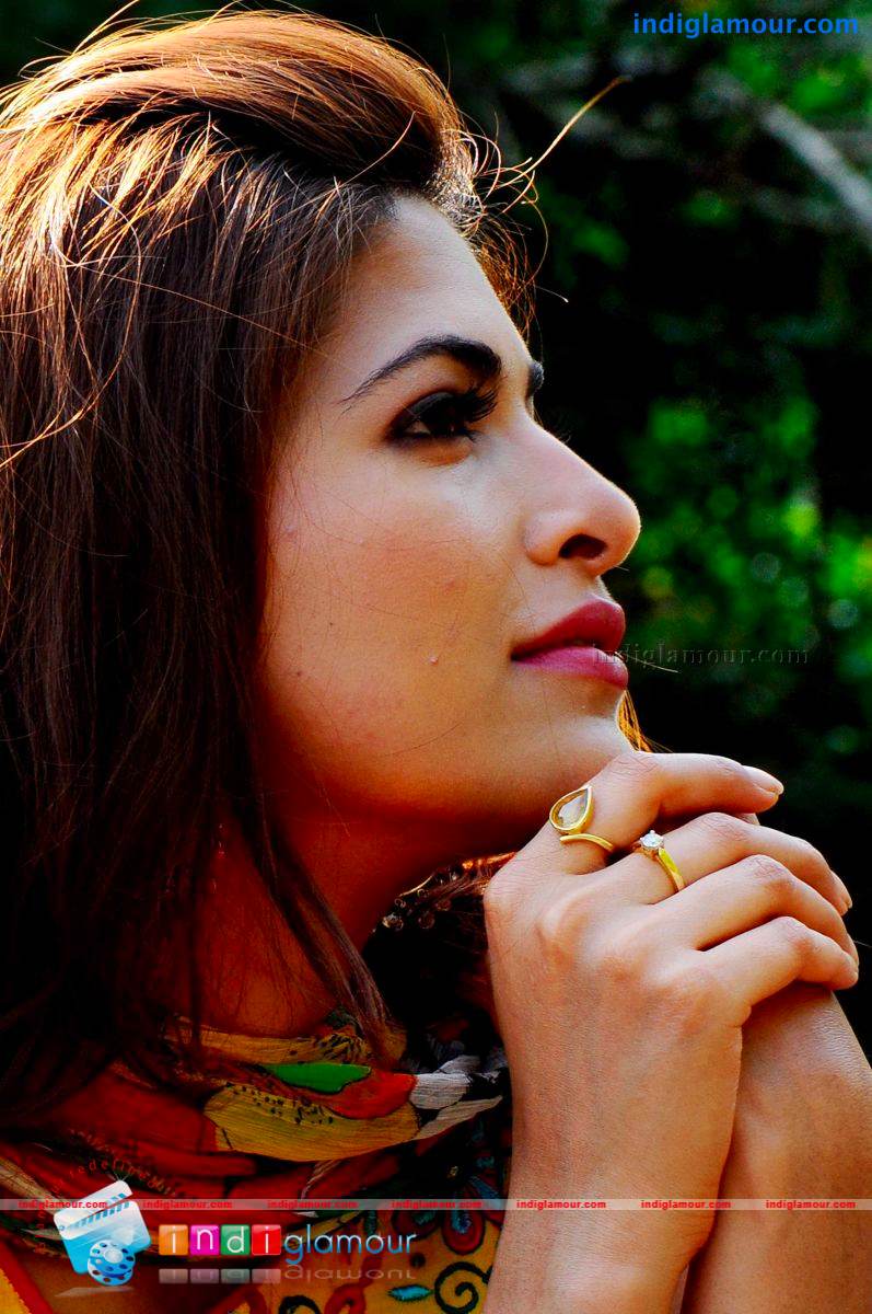 Parvathy Omanakuttan Actress hd photo