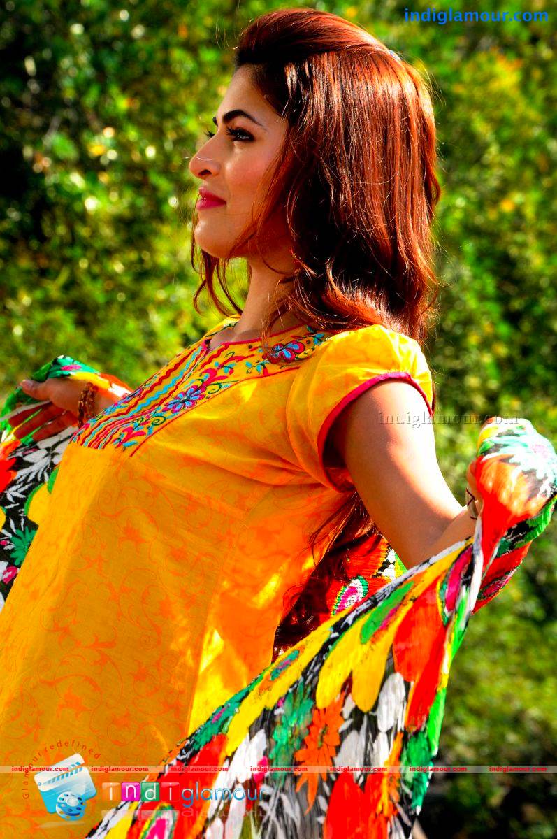Parvathy Omanakuttan Actress hd photo
