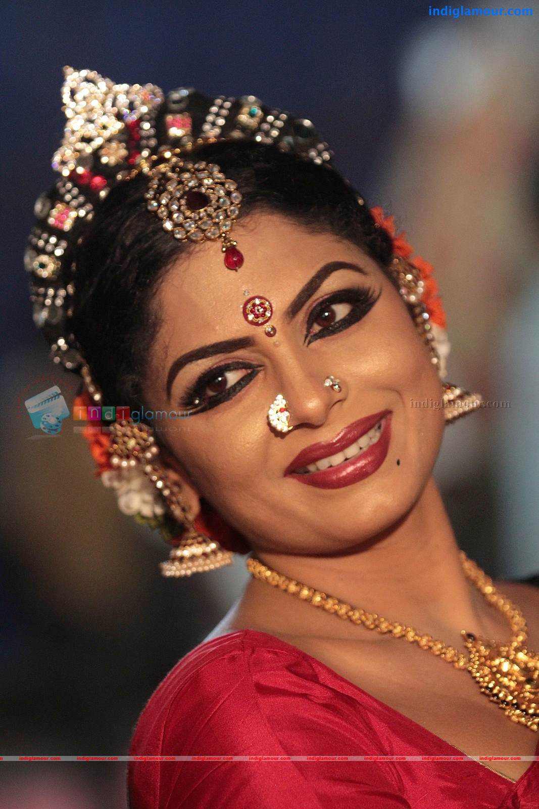 Asha Sarath Actress hd photo