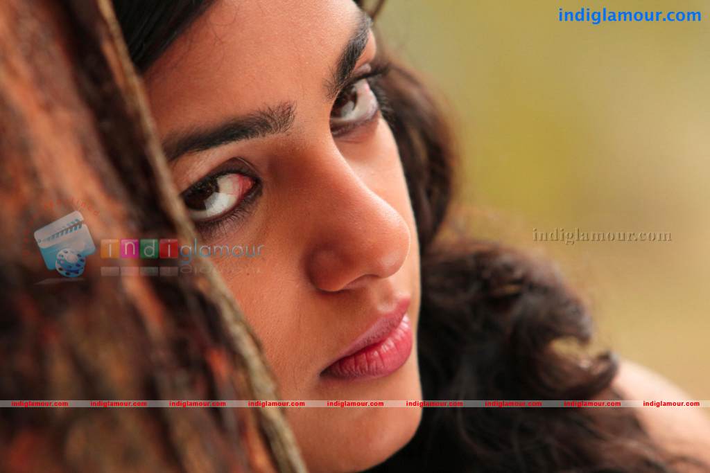 Nitya Menon Actress hd photo