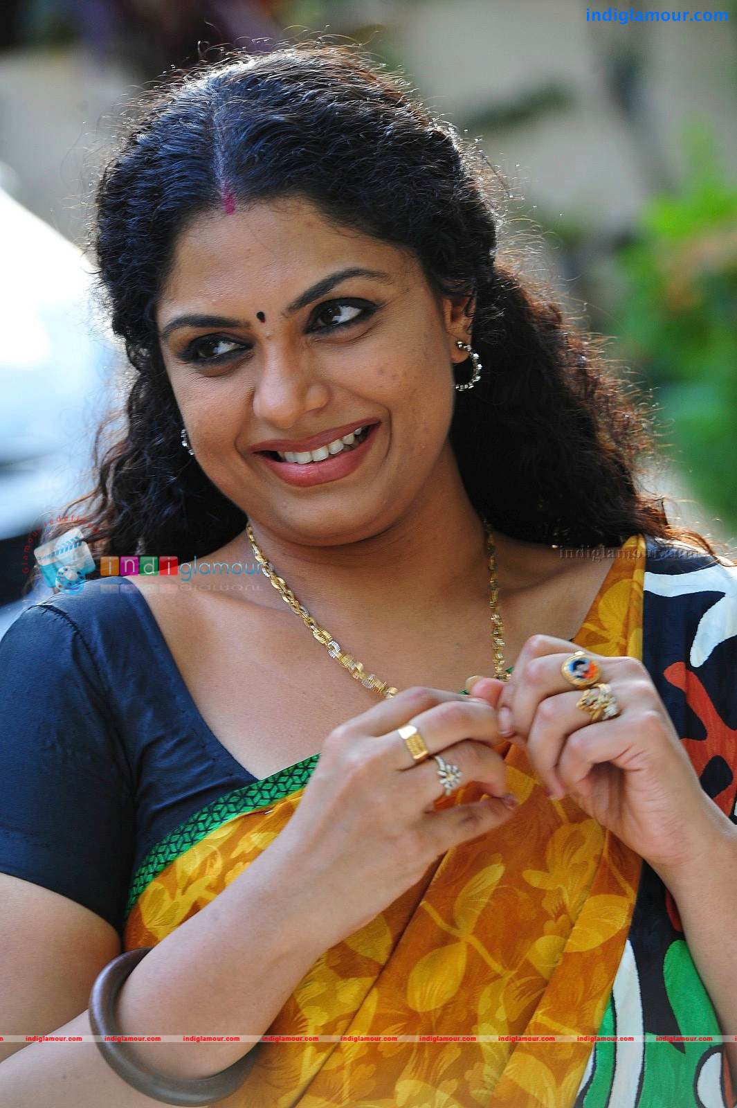 Asha Sarath Actress hd photo
