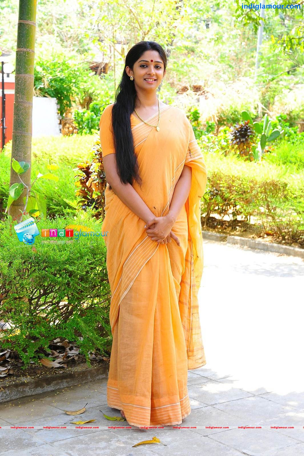 Nyla Usha Actress hd photo