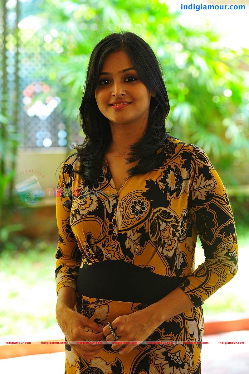 Remya Nambeesan Actress hd photo