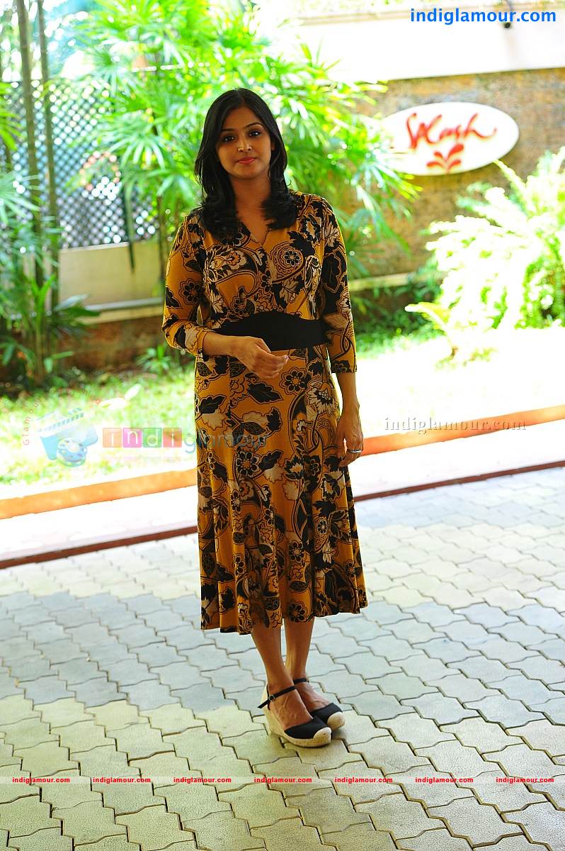 Remya Nambeesan Actress hd photo