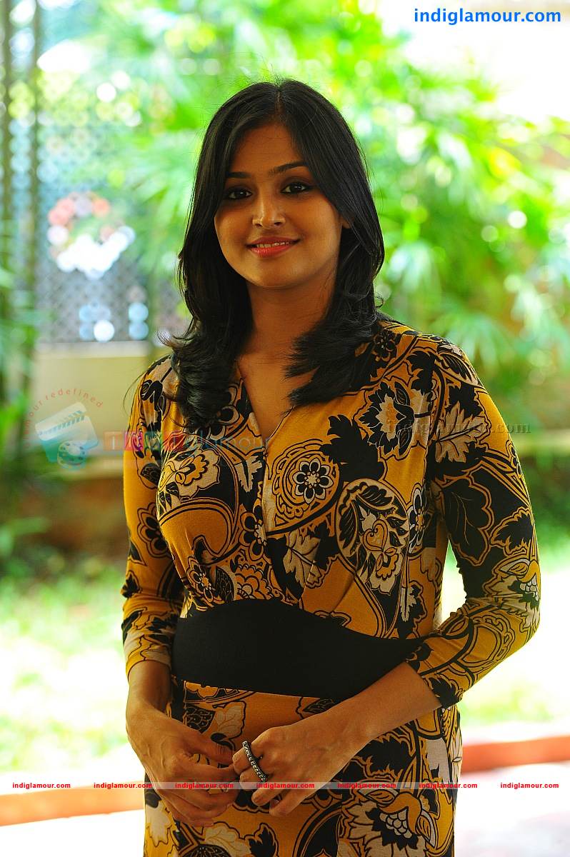 Remya Nambeesan Actress hd photo