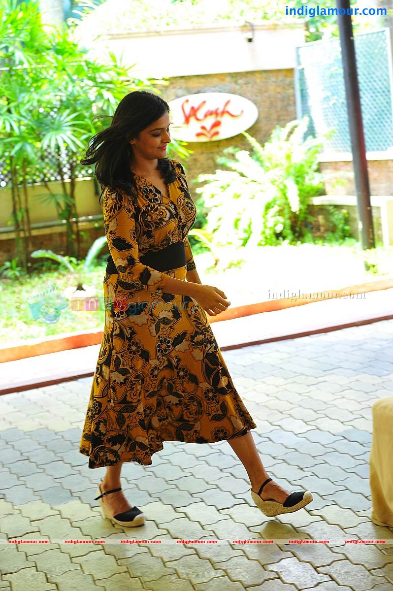 Remya Nambeesan Actress hd photo
