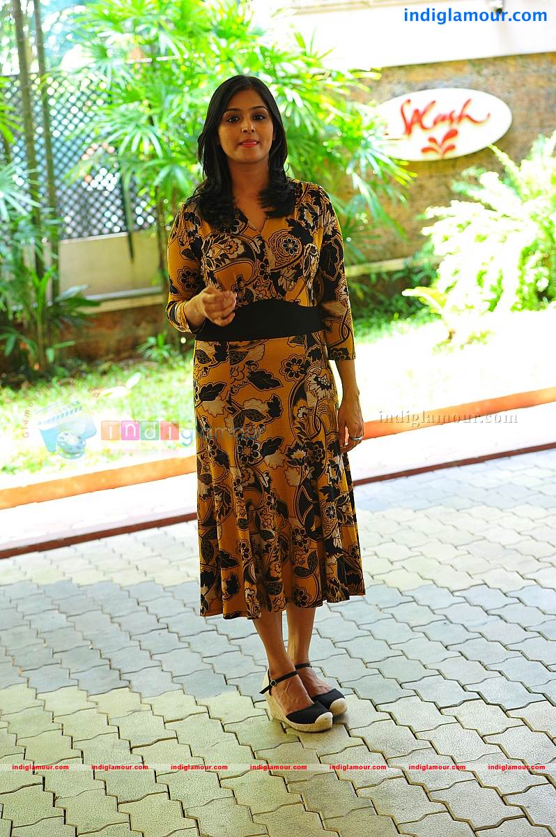 Remya Nambeesan Actress hd photo