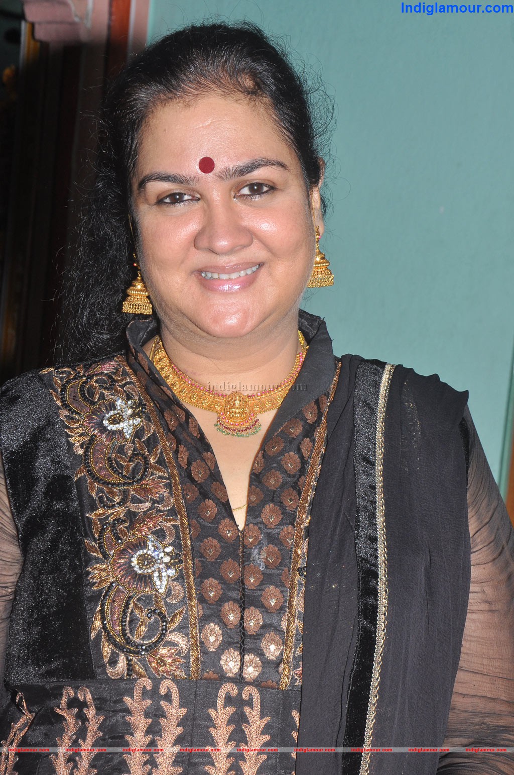 Urvashi Actress hd photo