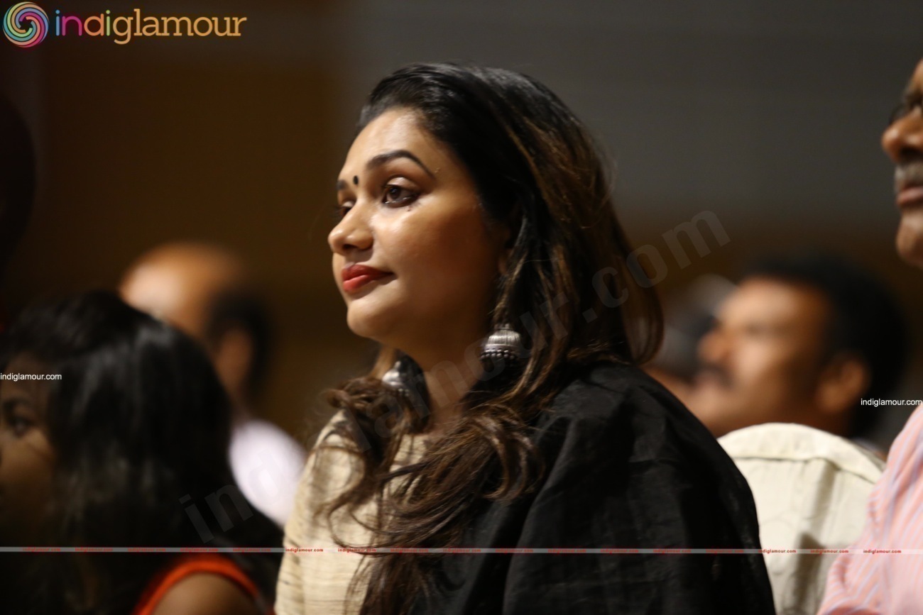 Rimi Tomy Actress hd photo