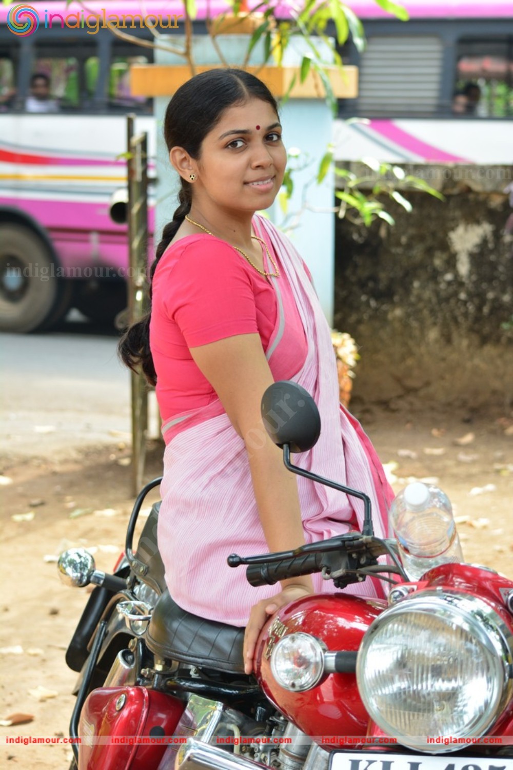 Anjali Aneesh Upasana Actress hd photo