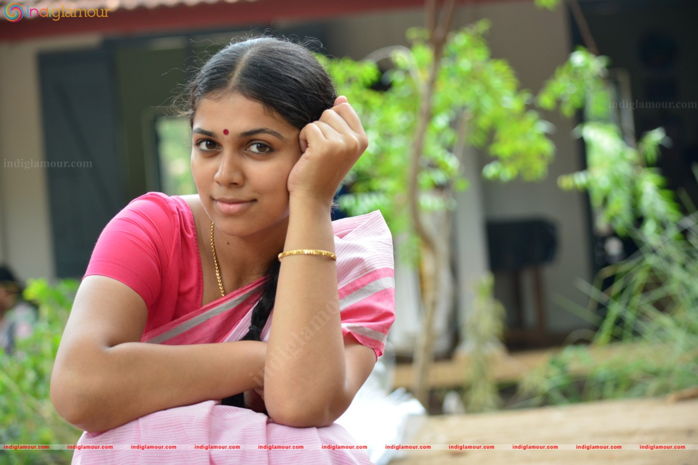 Anjali Aneesh Upasana Actress hd photo