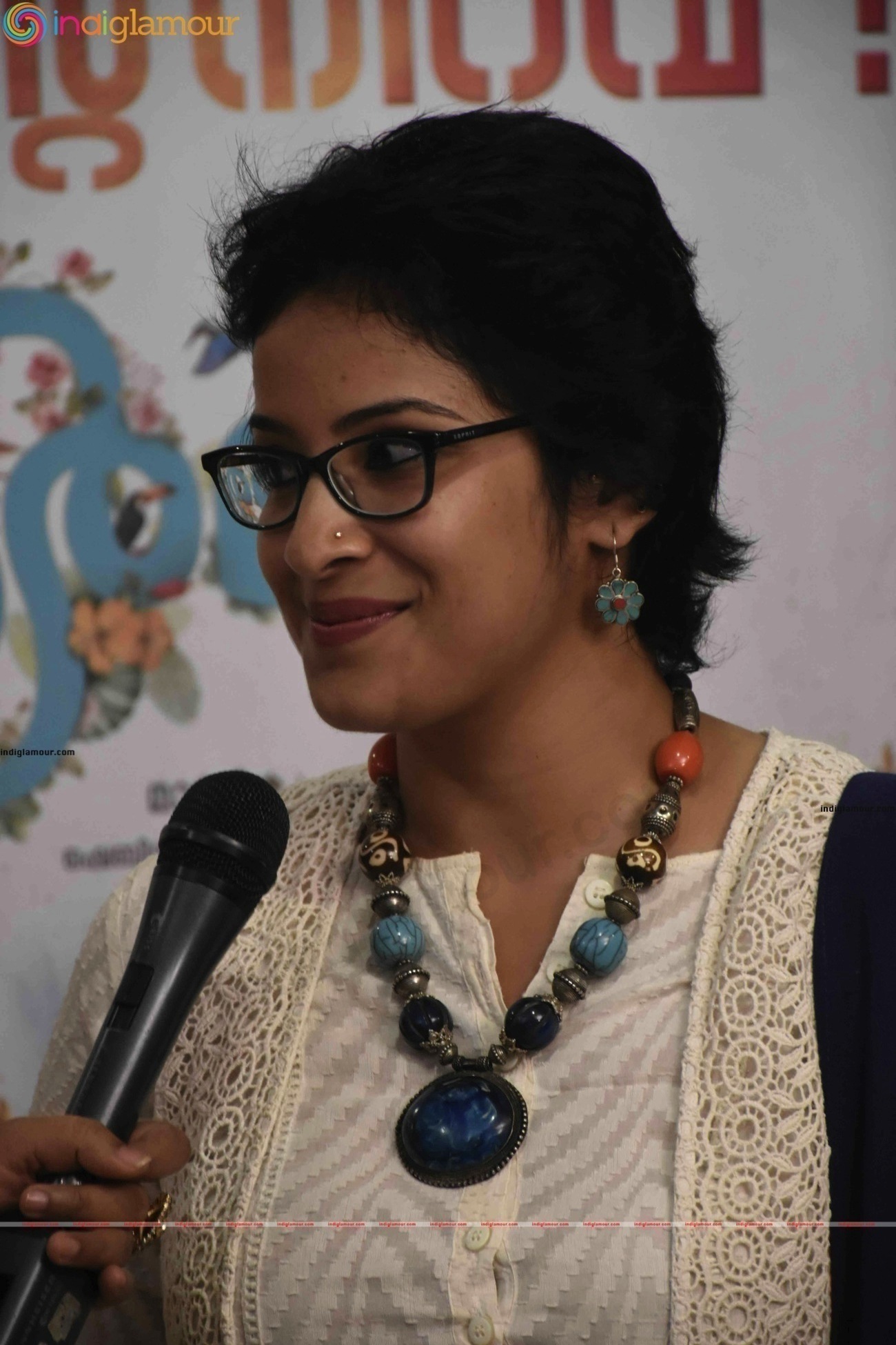 Aparna Gopinath Actress hd photo