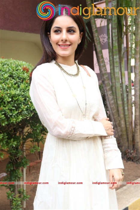 Isha Talwar Actress hd photo