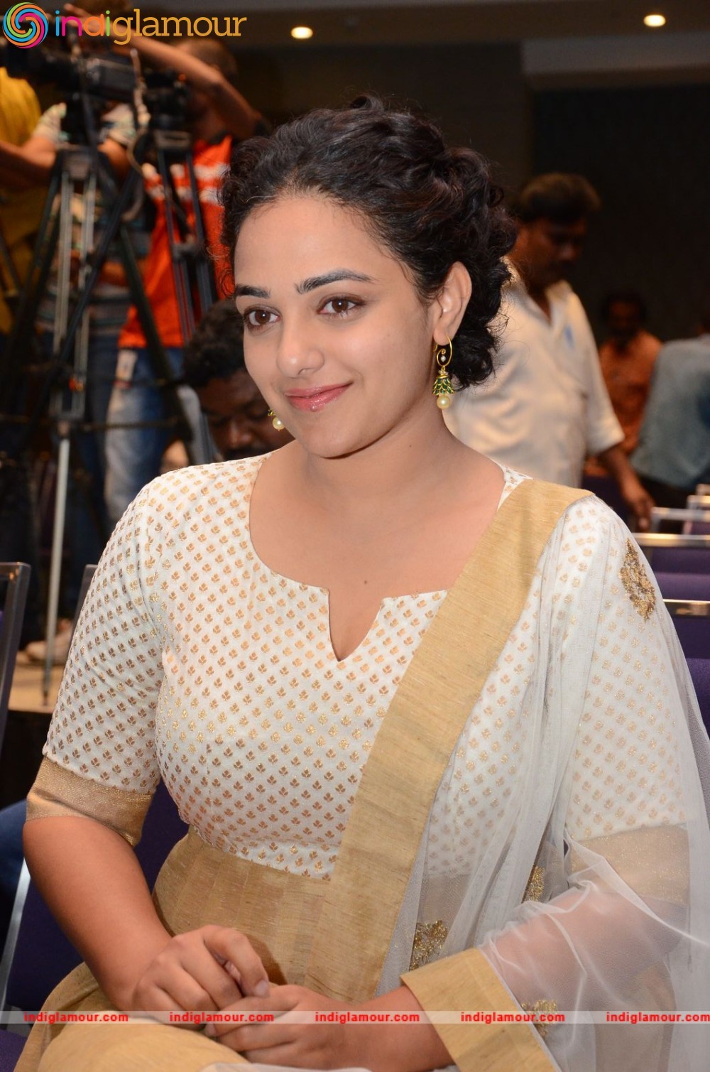 Nithya Menen Actress hd photo