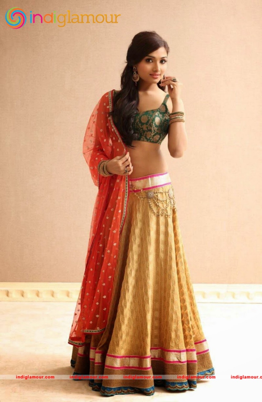 Aishwarya Devan Actress hd photo
