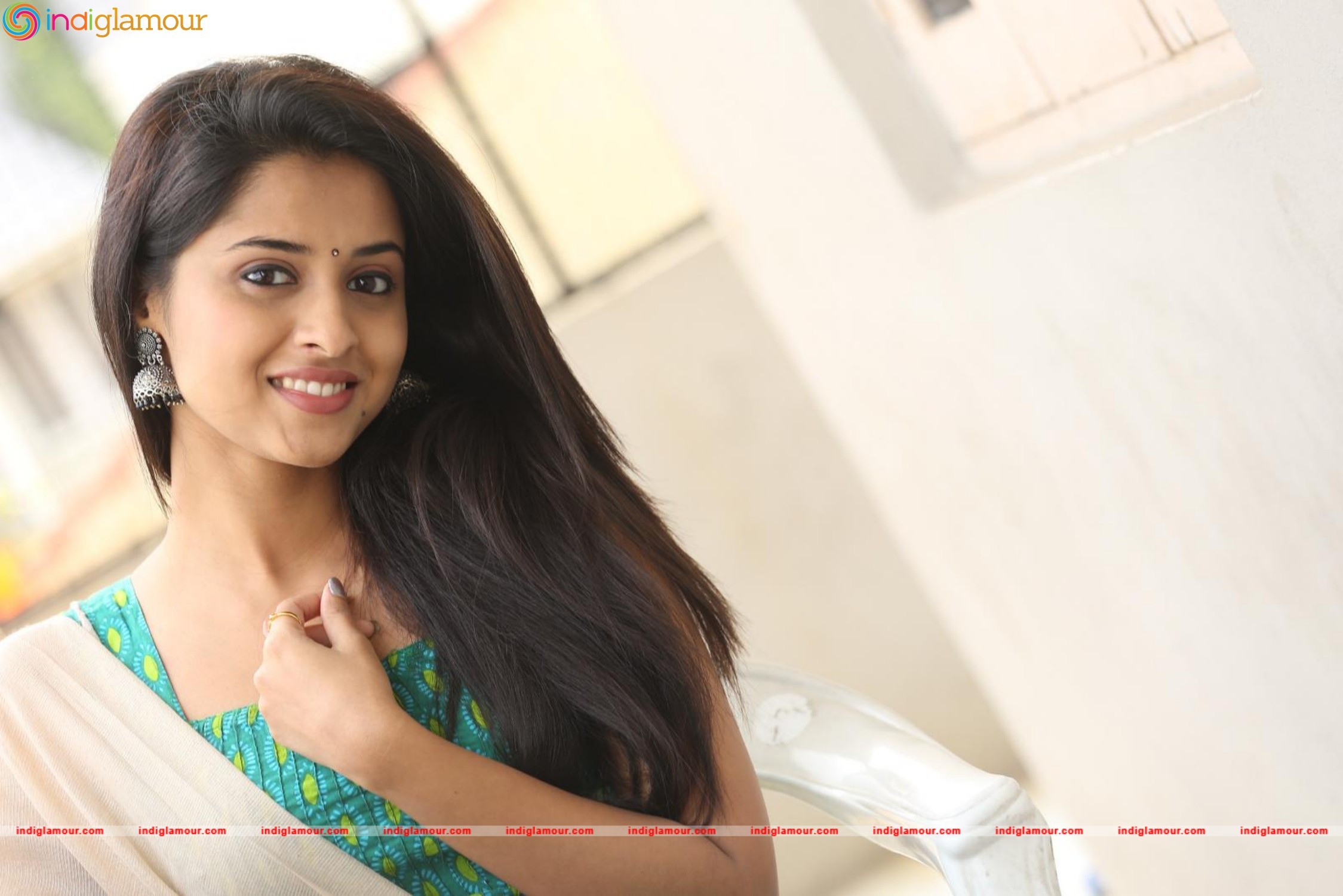 Arthana Actress hd photo