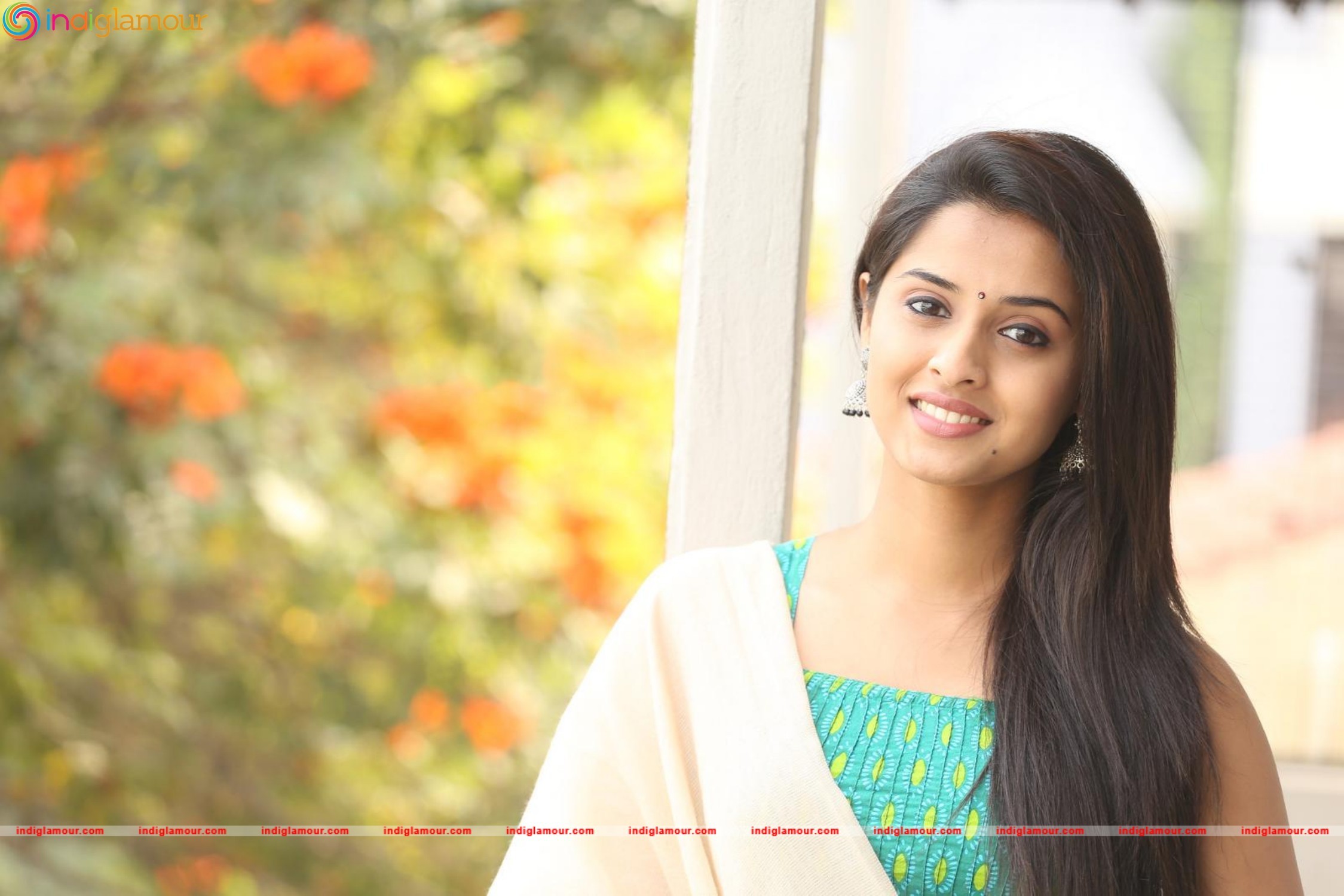 Arthana Actress hd photo