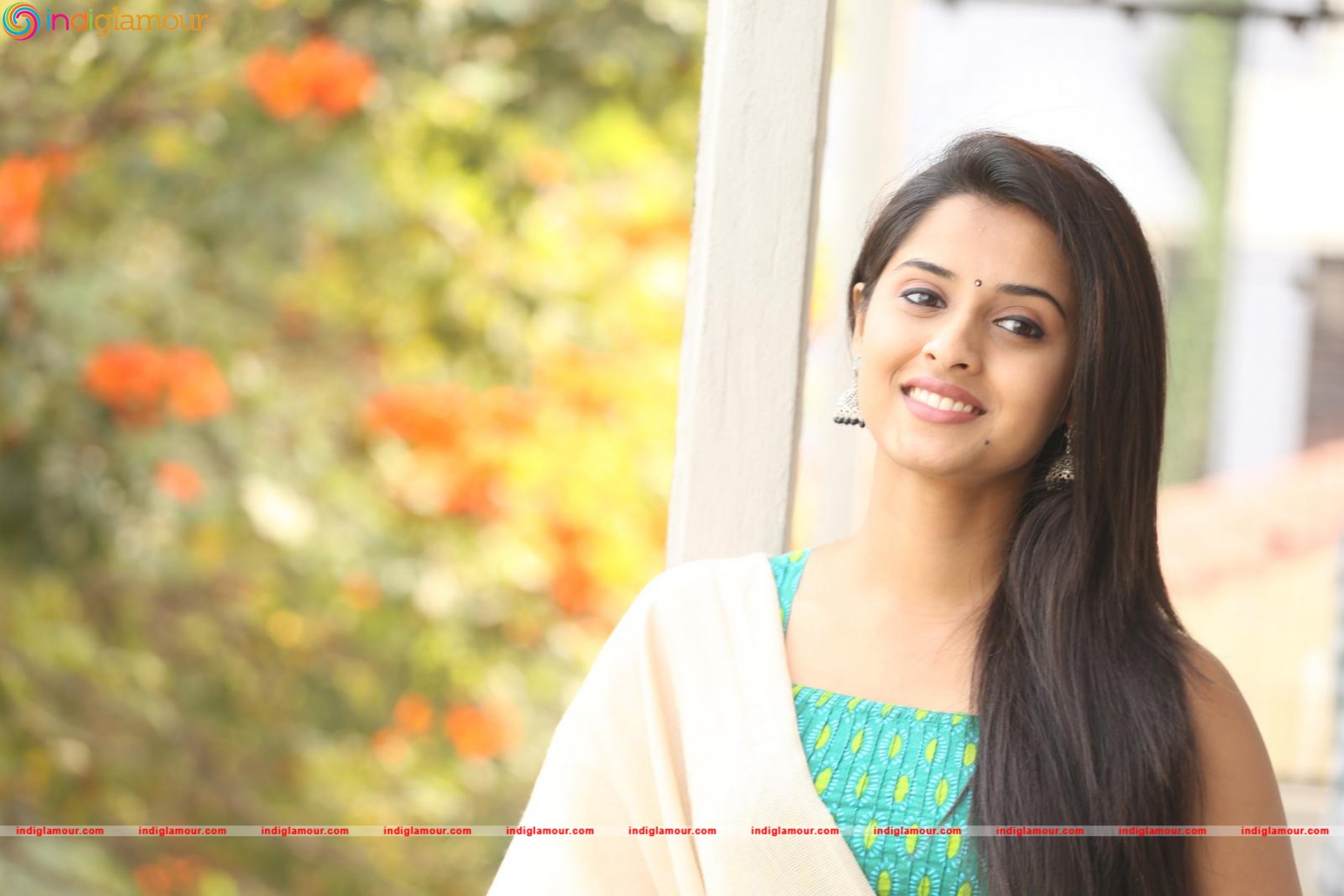 Arthana Actress hd photo