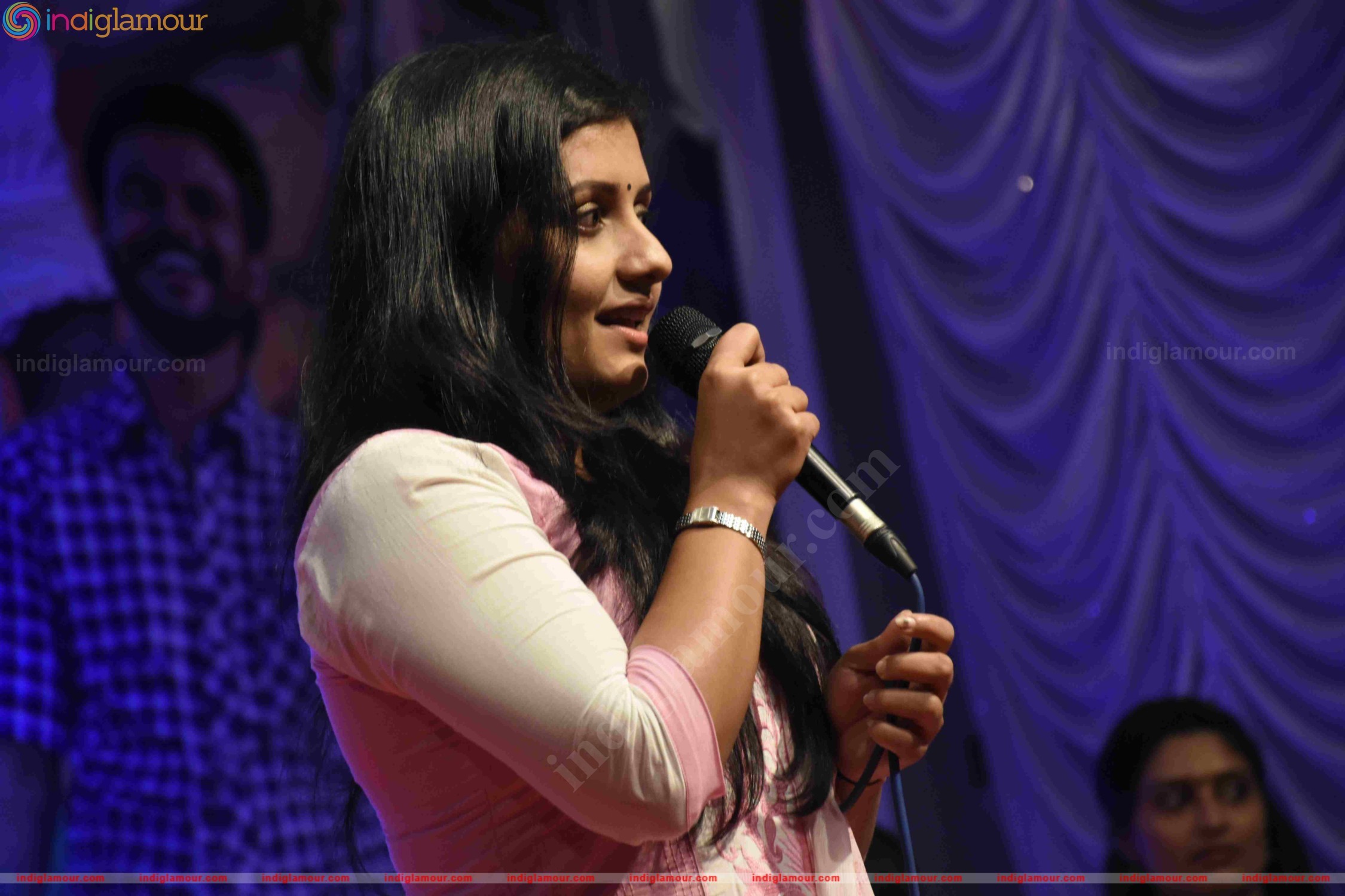 Sarayu Actress hd photo