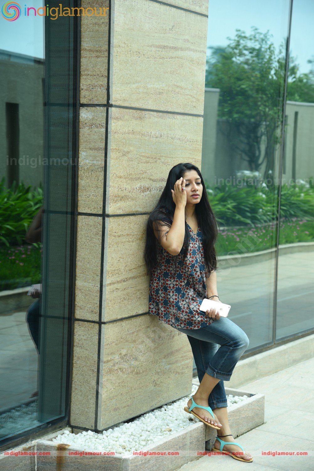 Anumol Actress hd photo