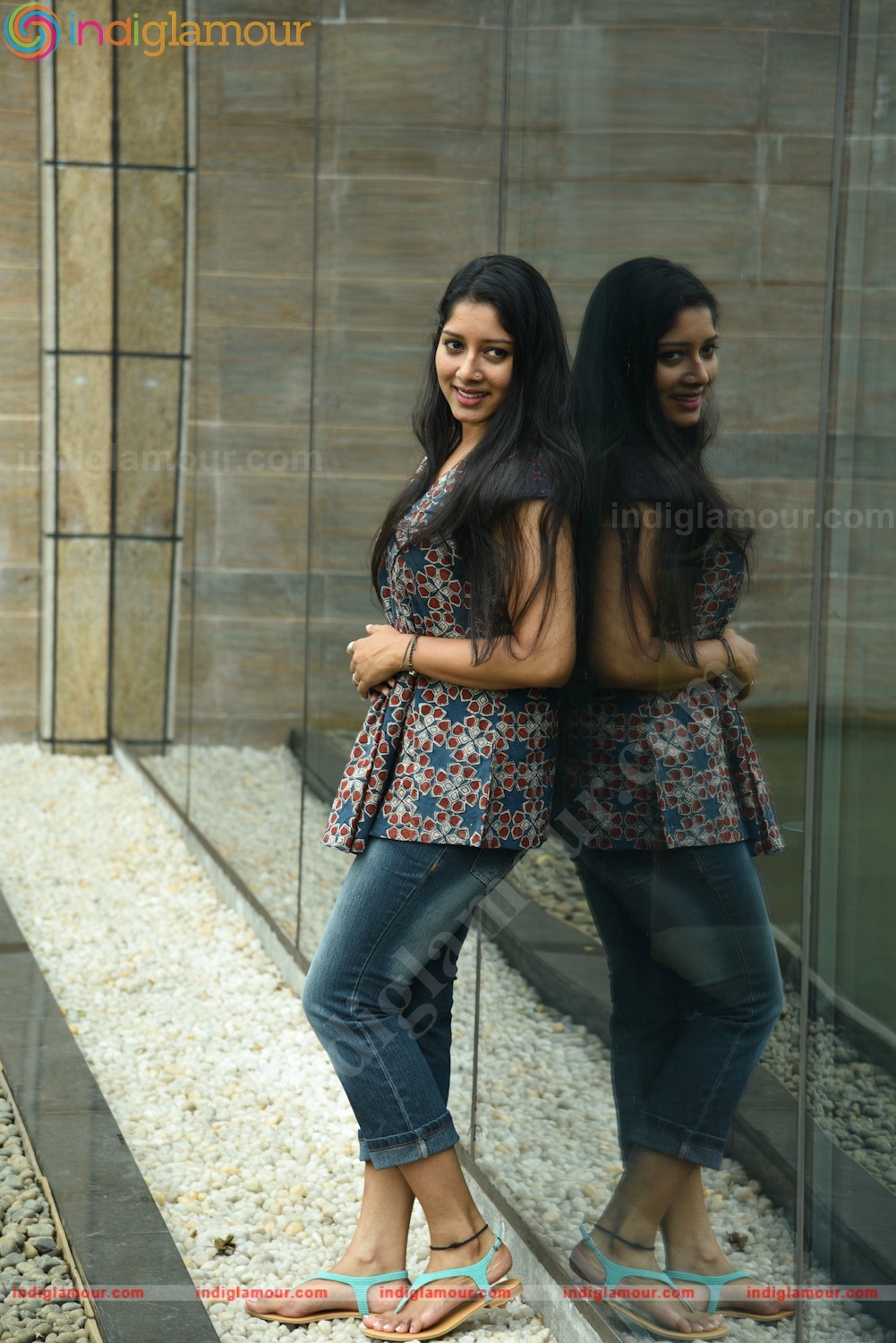 Anumol Actress hd photo