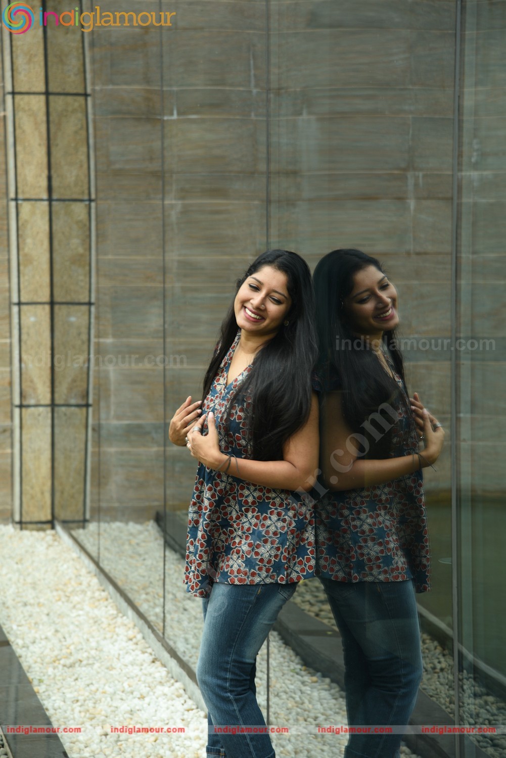Anumol Actress hd photo