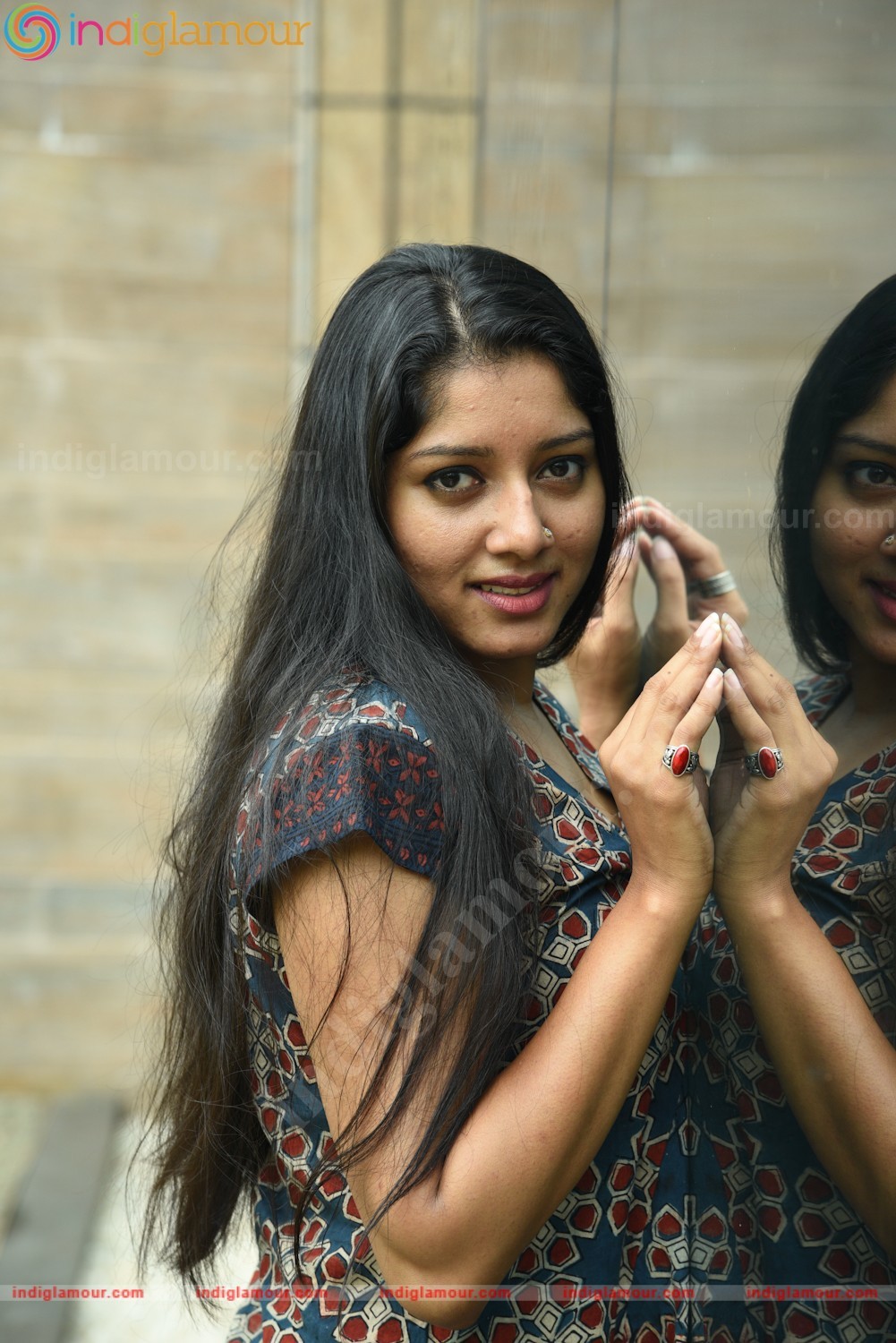 Anumol Actress hd photo