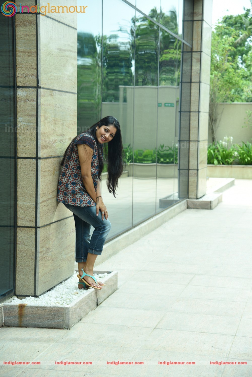 Anumol Actress hd photo