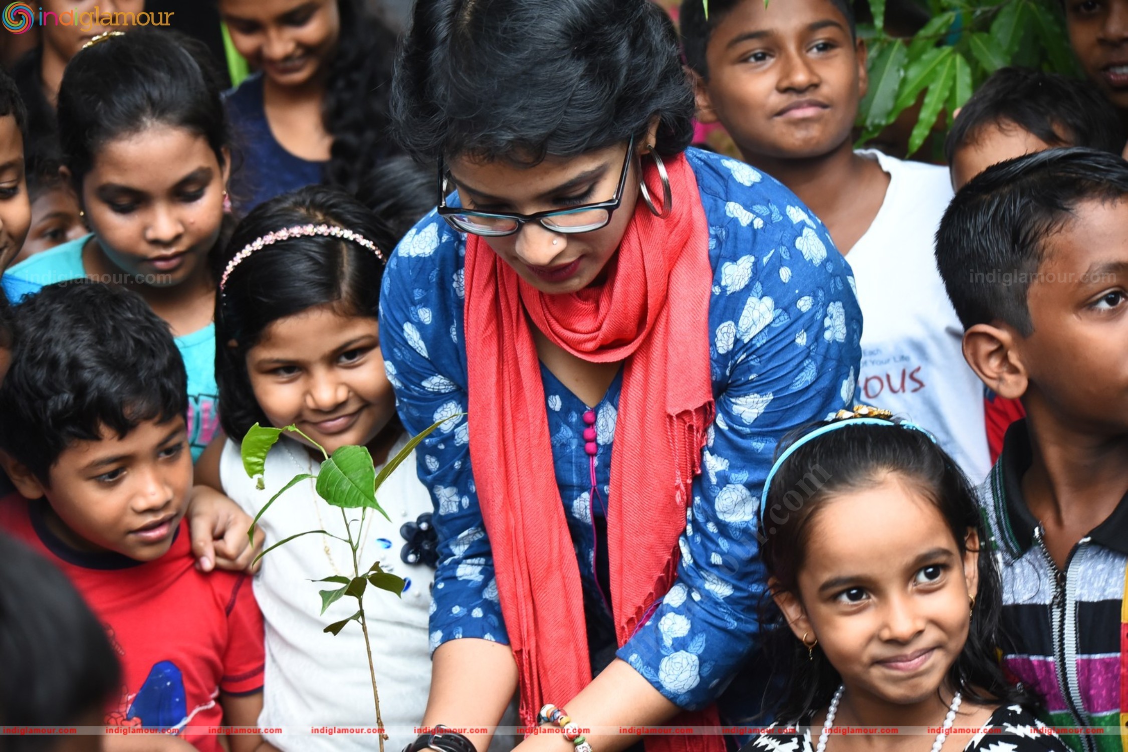 Aparna Gopinath Actress hd photo