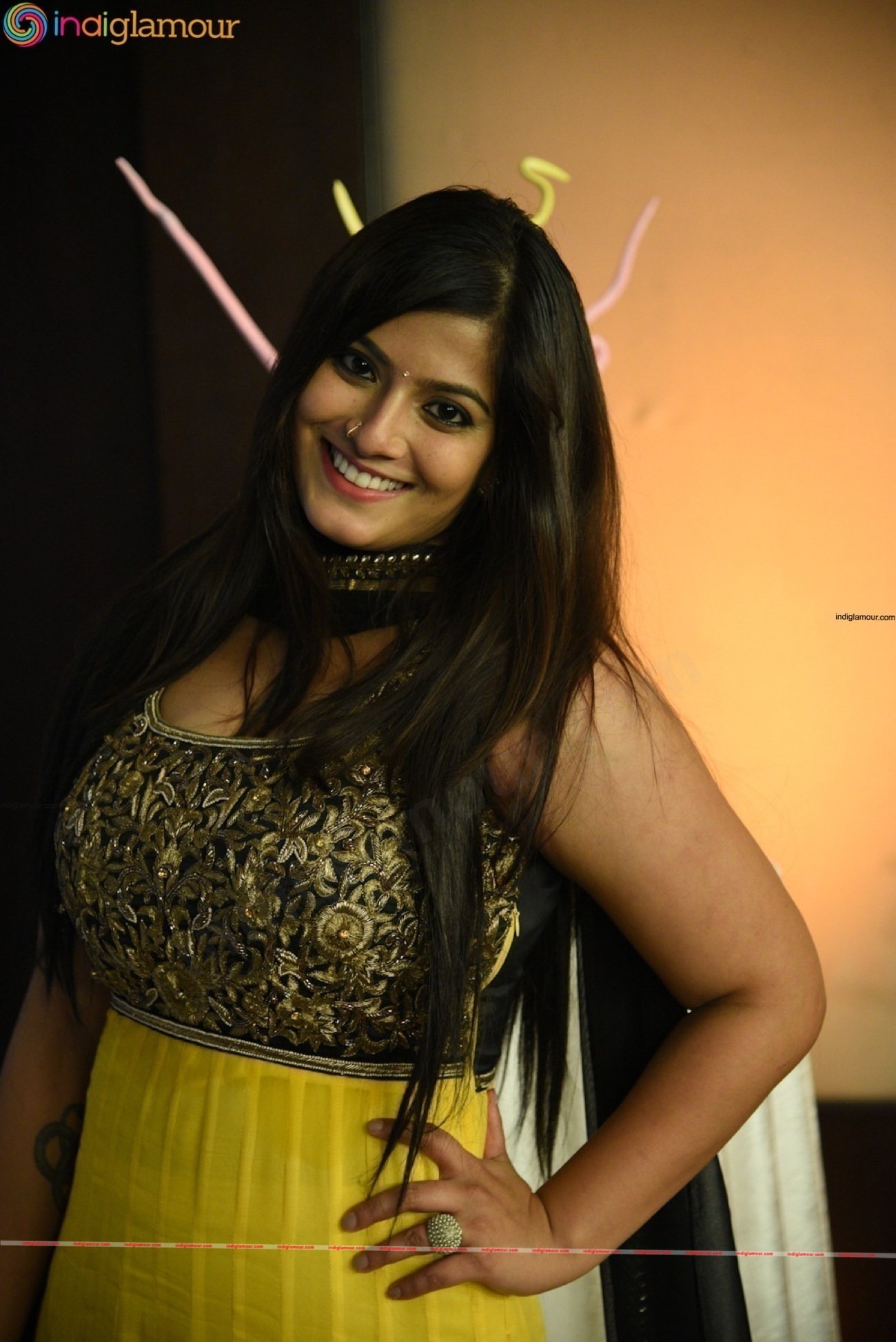 Varalaxmi Actress hd photo
