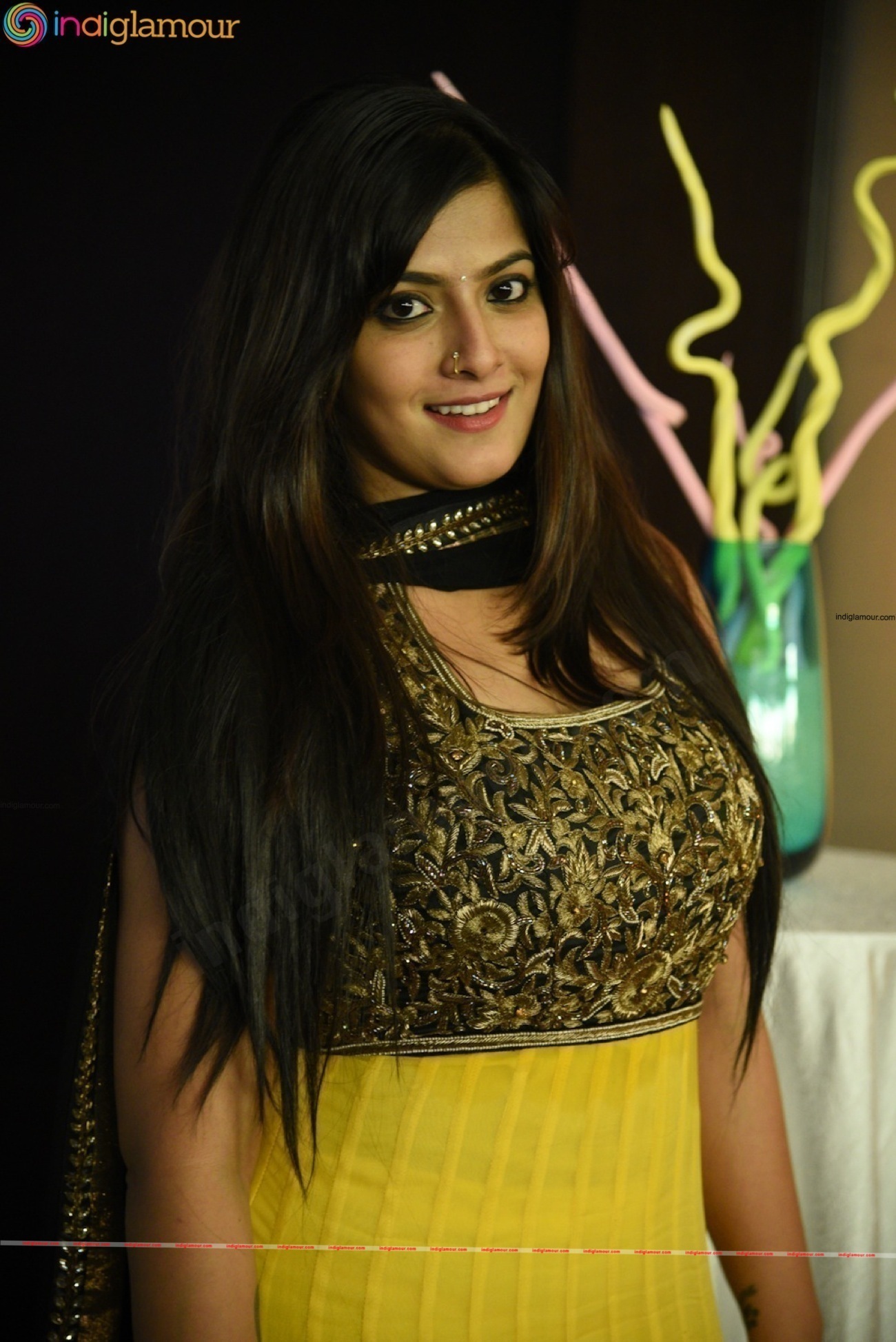 Varalaxmi Actress hd photo