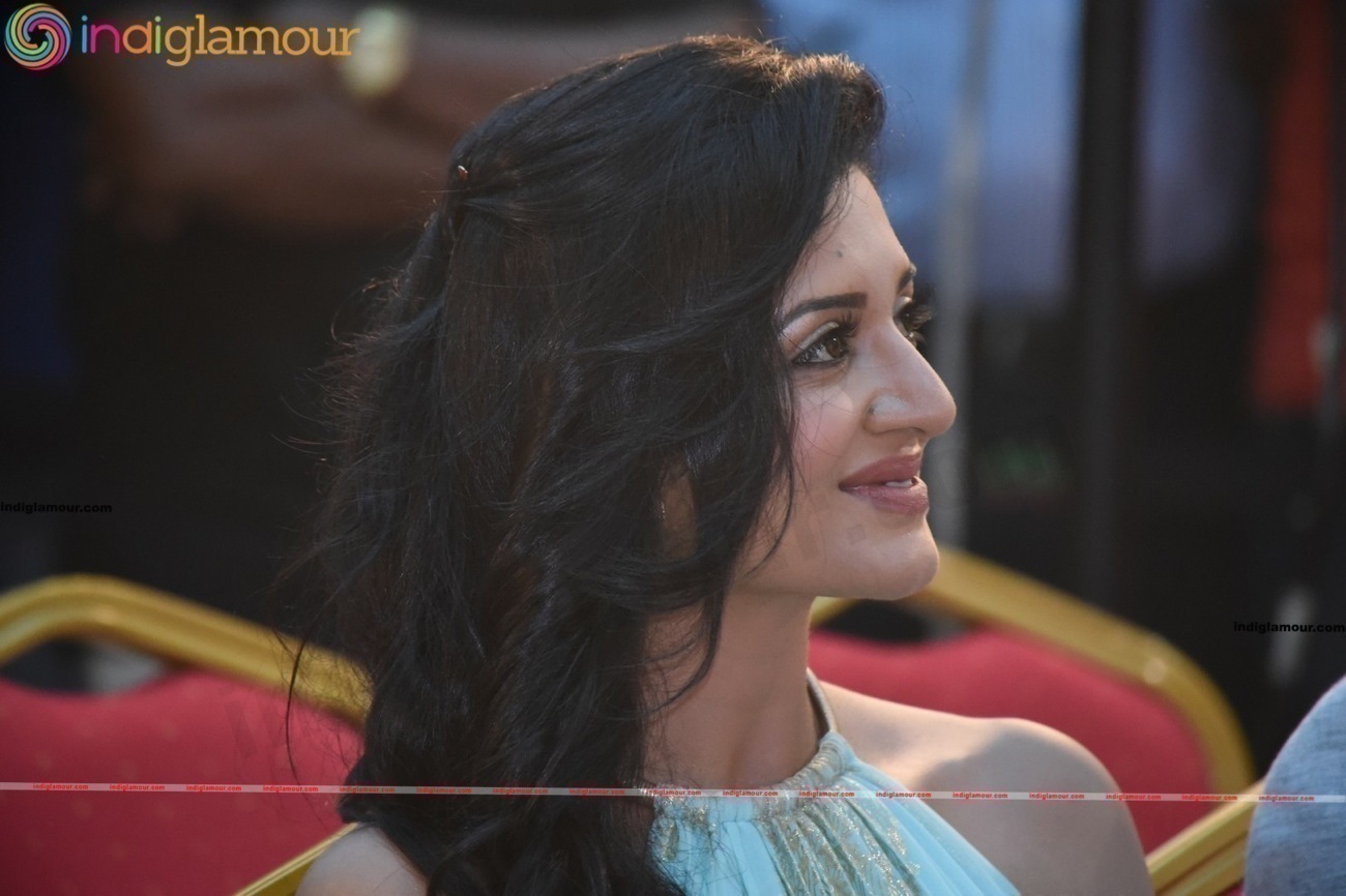 Vimala Raman Actress hd photo