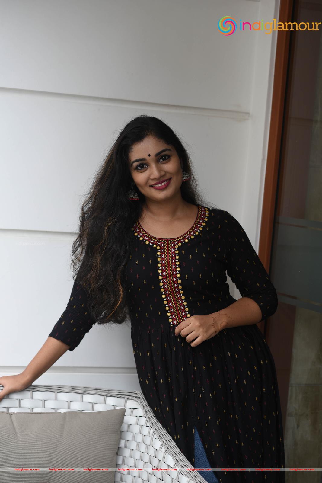 Meenakshi Madhu Raghavan Actress hd photo