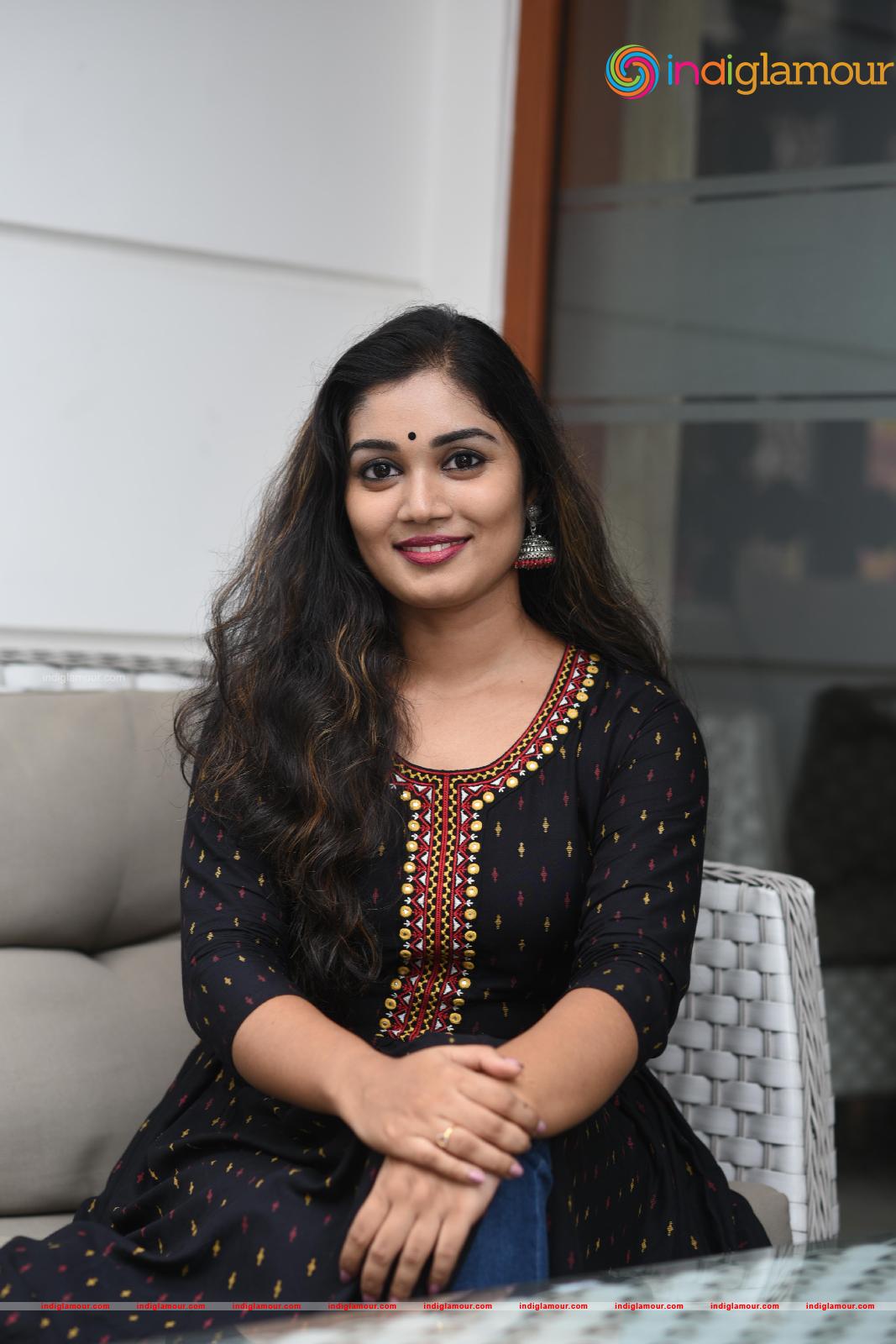 Meenakshi Madhu Raghavan Actress hd photo