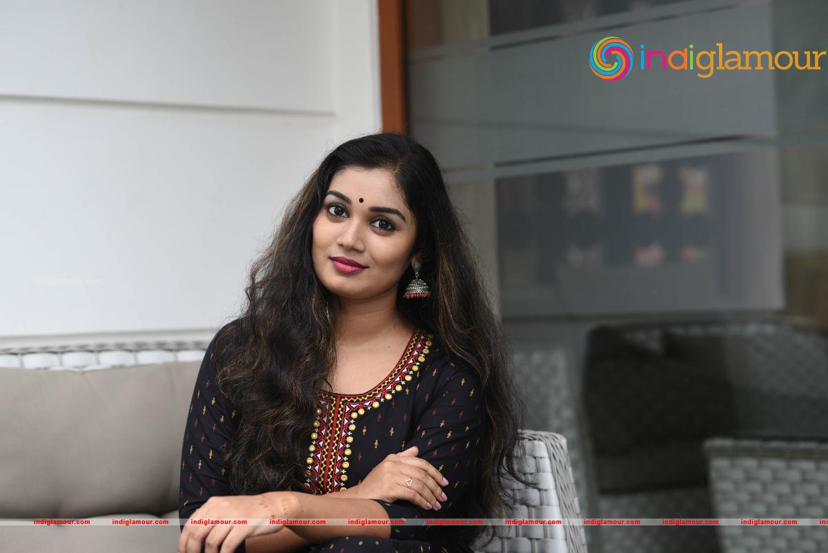 Meenakshi Madhu Raghavan Actress hd photo