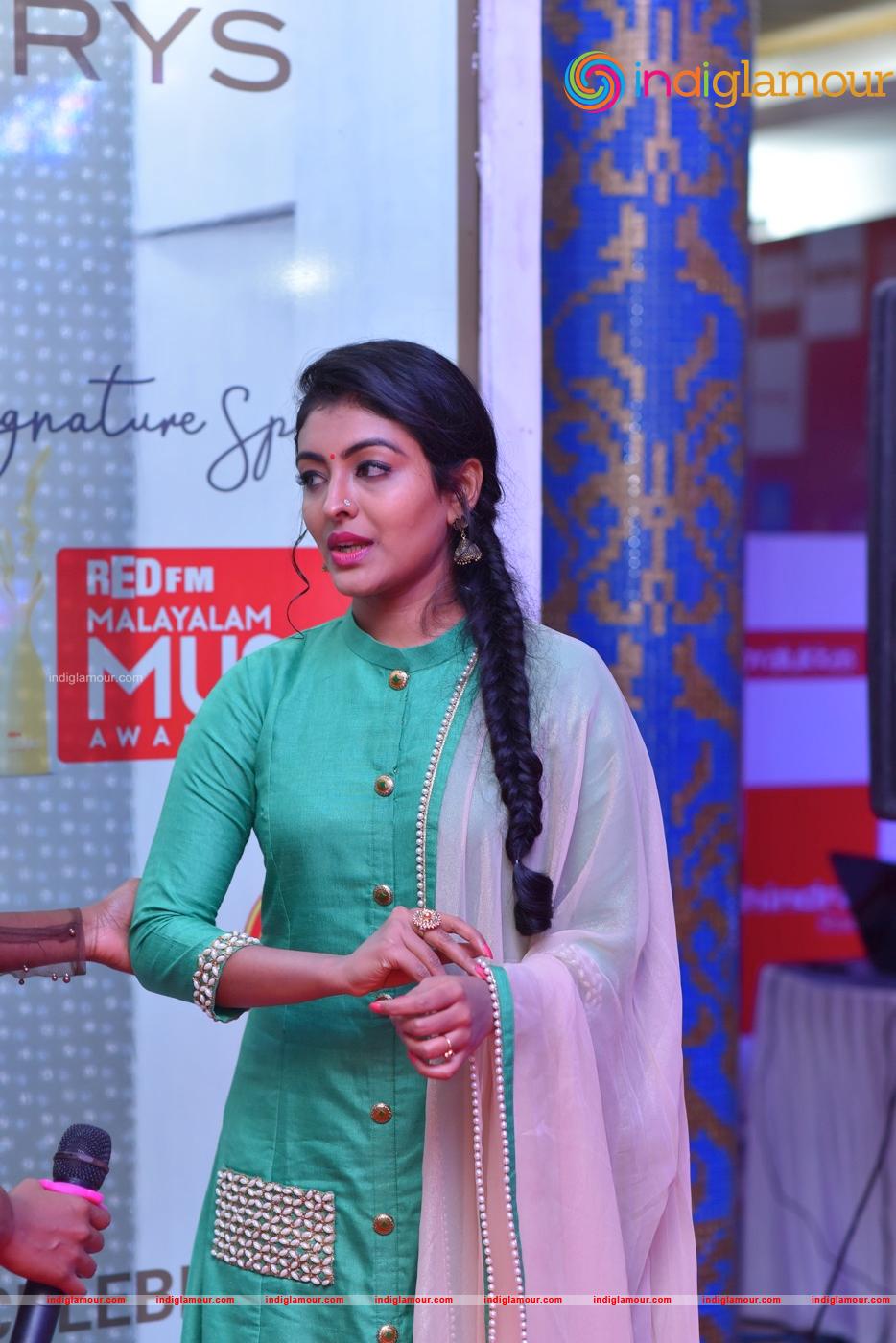 Durga Krishna Actress hd photo
