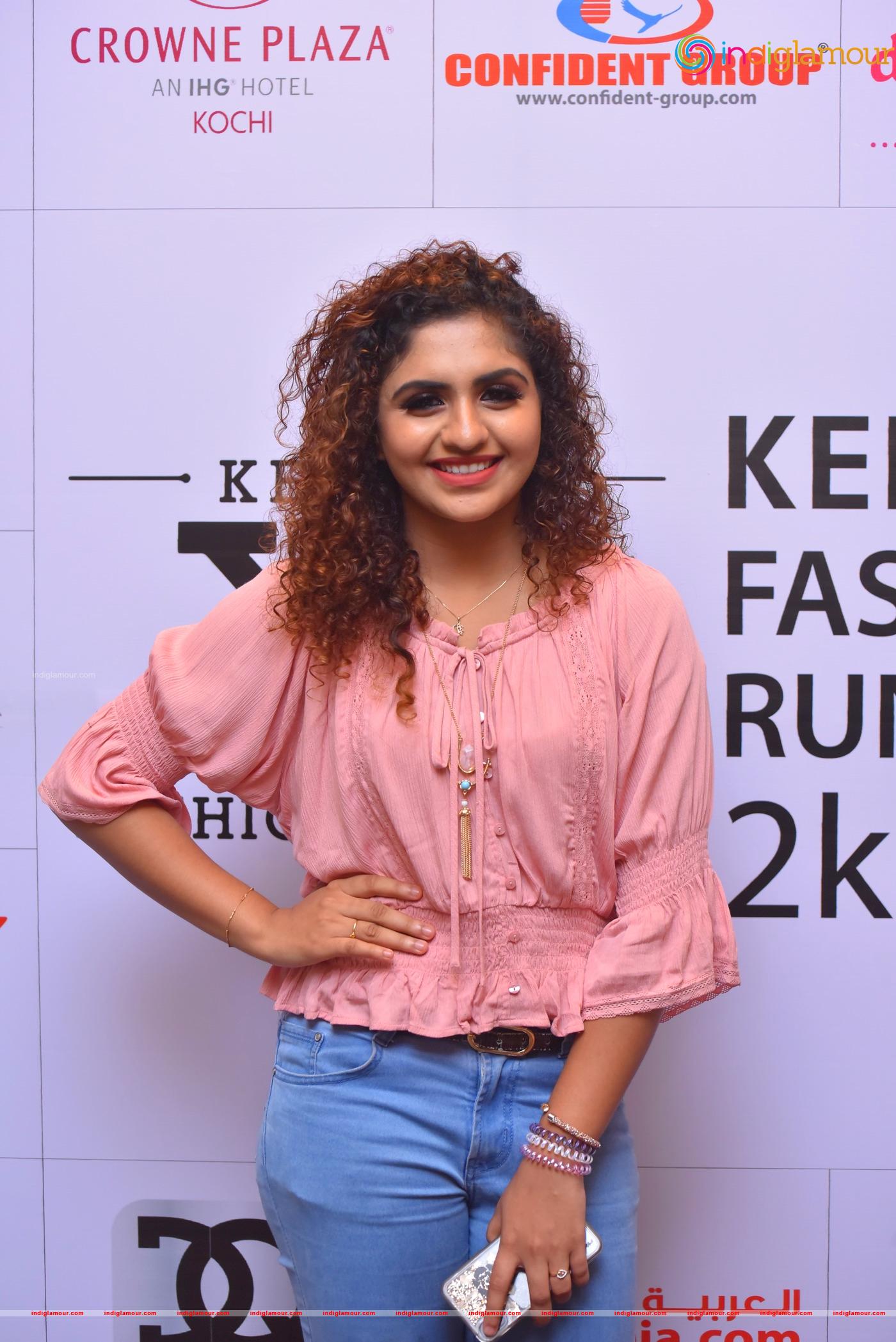 Noorin Shereef Actress hd photo