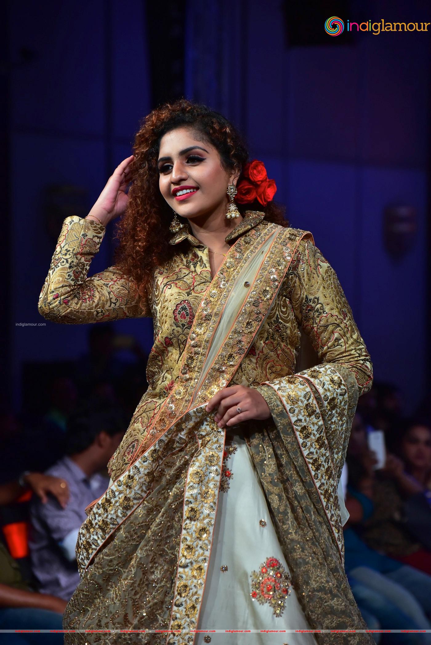 Noorin Shereef Actress hd photo