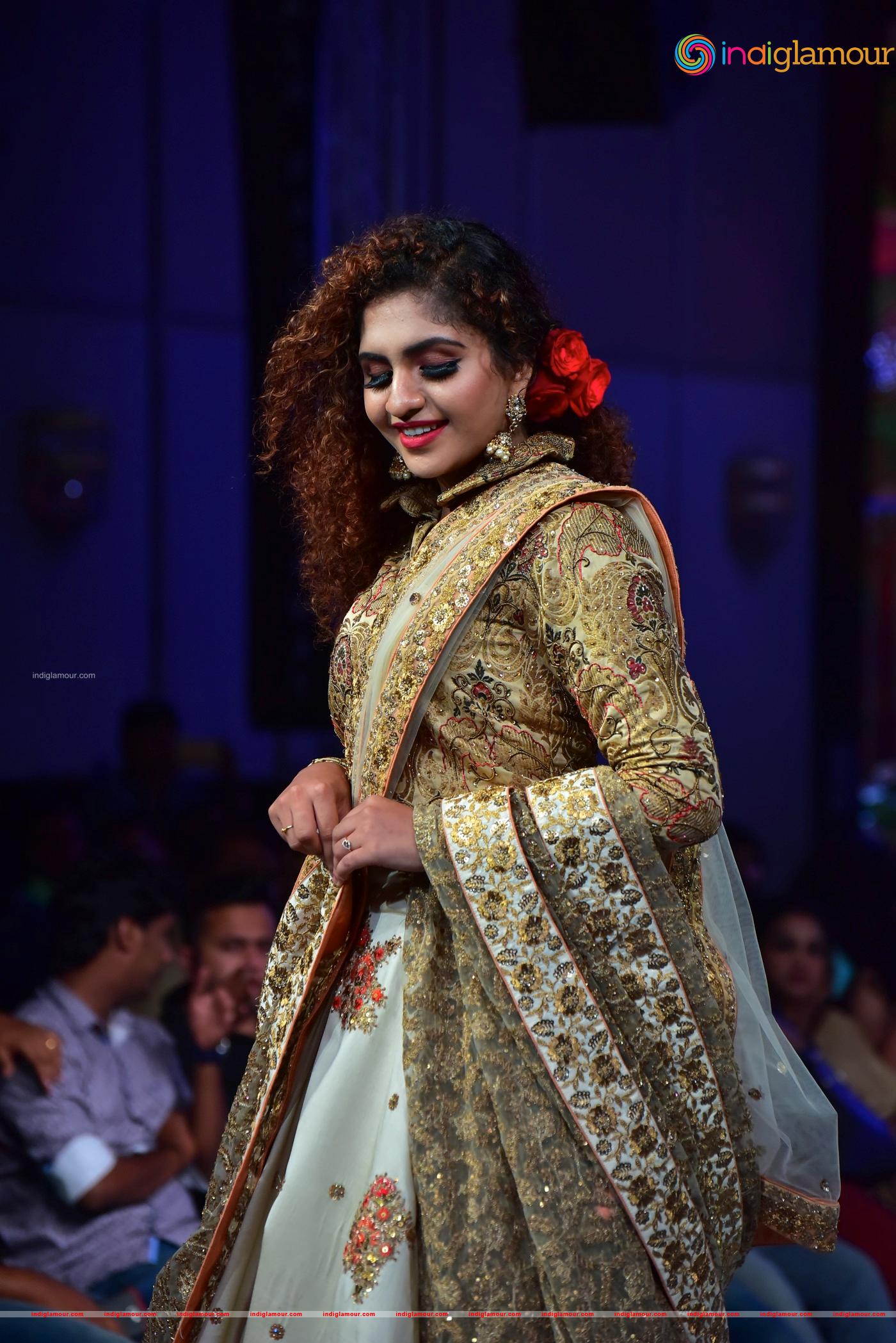 Noorin Shereef Actress hd photo