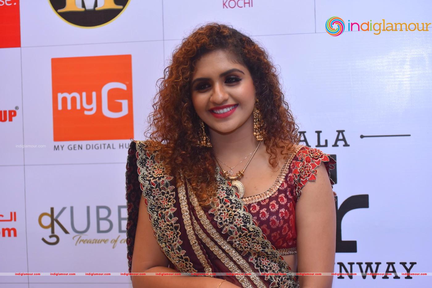 Noorin Shereef Actress hd photo